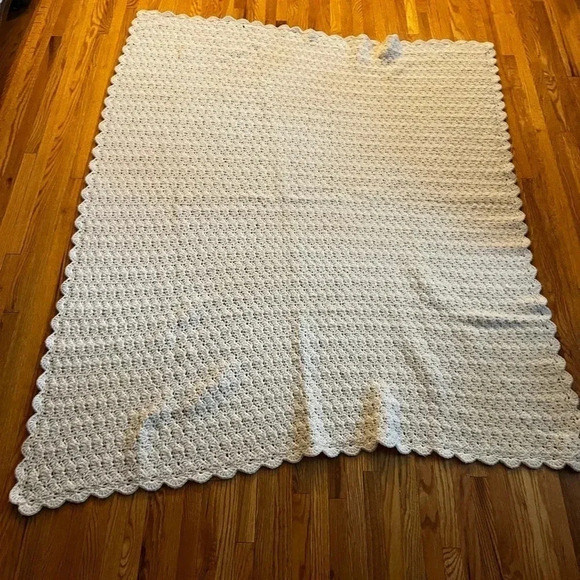 Hand made afghan - Picture 1 of 2